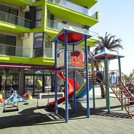 Waves 54 Apartment Navodari